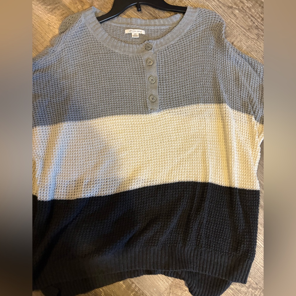 Sweater/Henley Top - Picture 3 of 4
